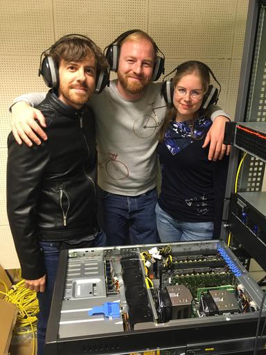 Des casques anti-bruit sont indispensables !