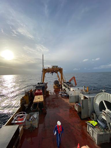 Laurence Caillat est impliquée dans KM3NeT, projet sous-marin à neutrinos en Méditerranée