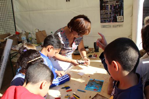 Communiquer dès le plus jeune âge... notamment pendant la Fête de la science, au village des sciences de La Seyne-sur-Mer
